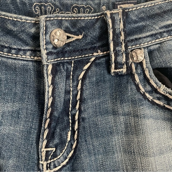 Miss Me Capri Jeans Womens 31 Mid Rise Embellished flap Pockets Faded Distressed - Picture 4 of 14